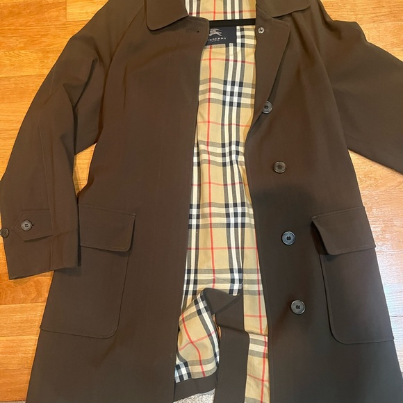 Burberry Trench coat Olive Green size small EUC - Picture 15 of 15